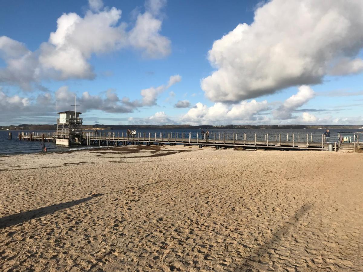 Strandblick Mit Strandkorb & Fahrraedern Gluecksburg Exterior photo