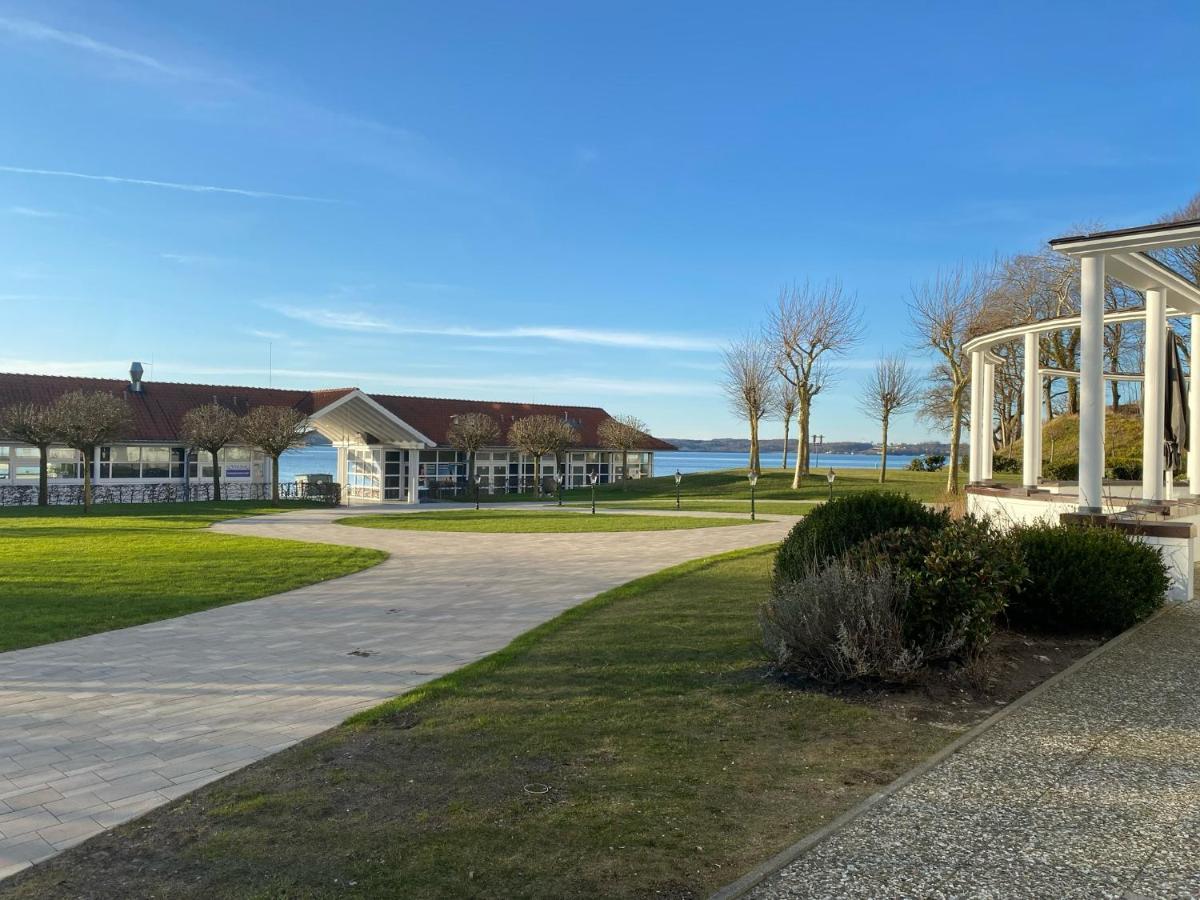 Strandblick Mit Strandkorb & Fahrraedern Gluecksburg Exterior photo